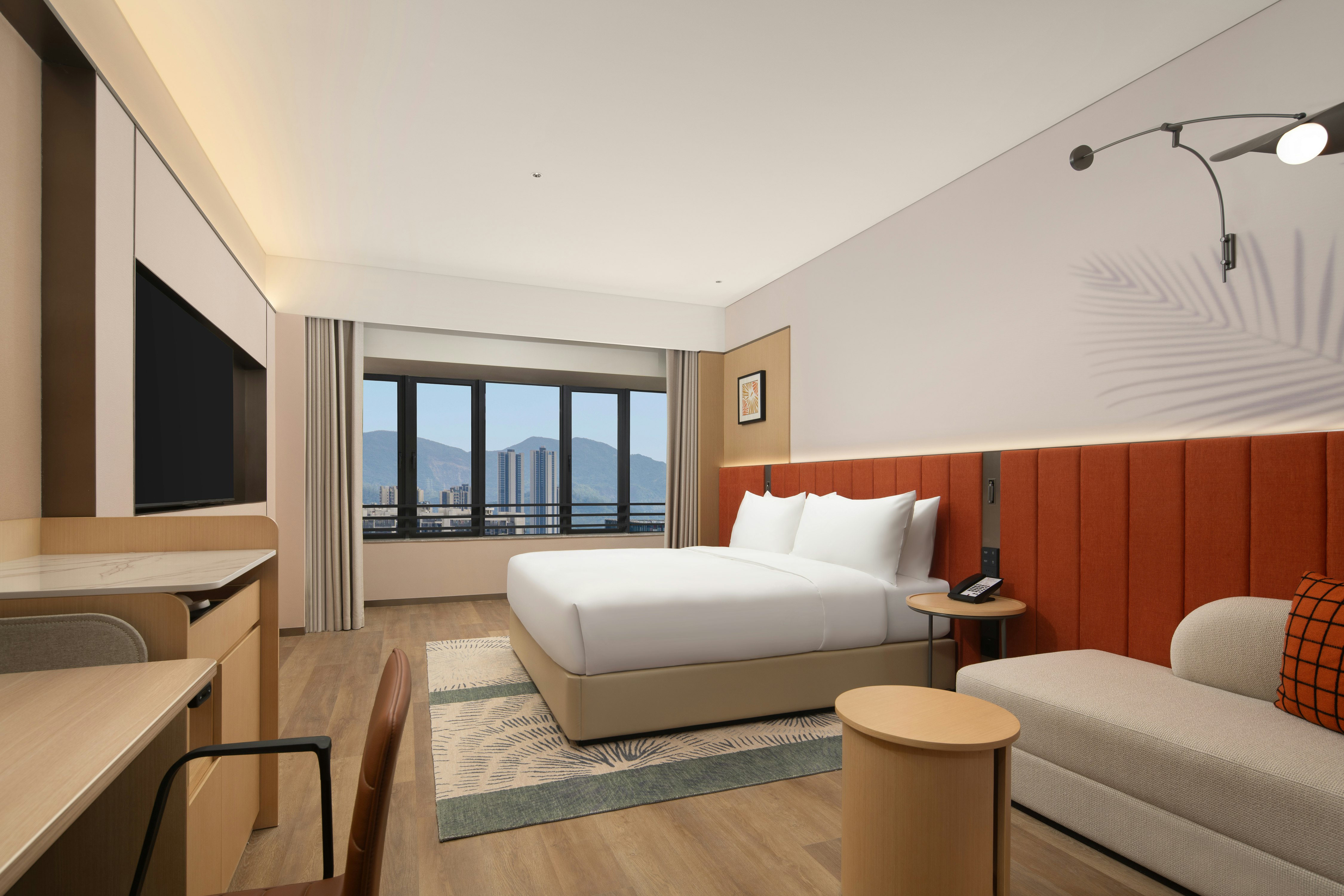 DELUXE, KING BED