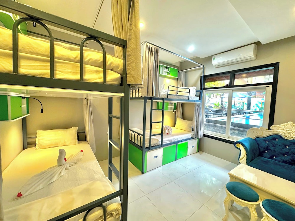 FEMALE DORM, FEMALE ONLY