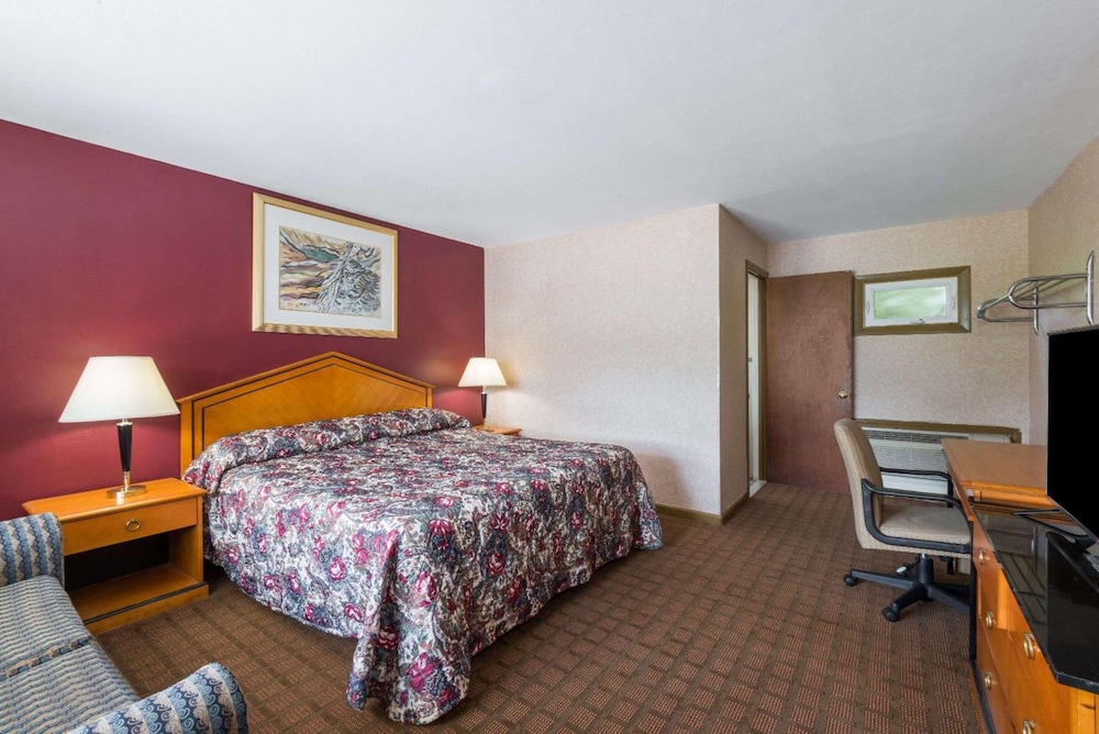 Knights Inn Plainfield 15/25