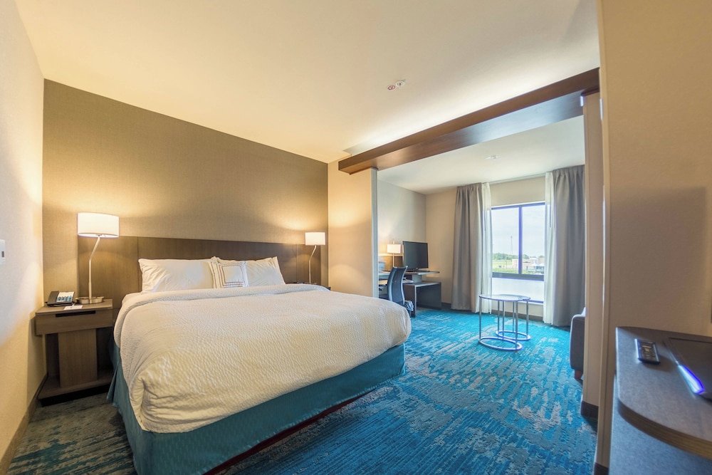 Suite, King Bed, Sofa, Accessible