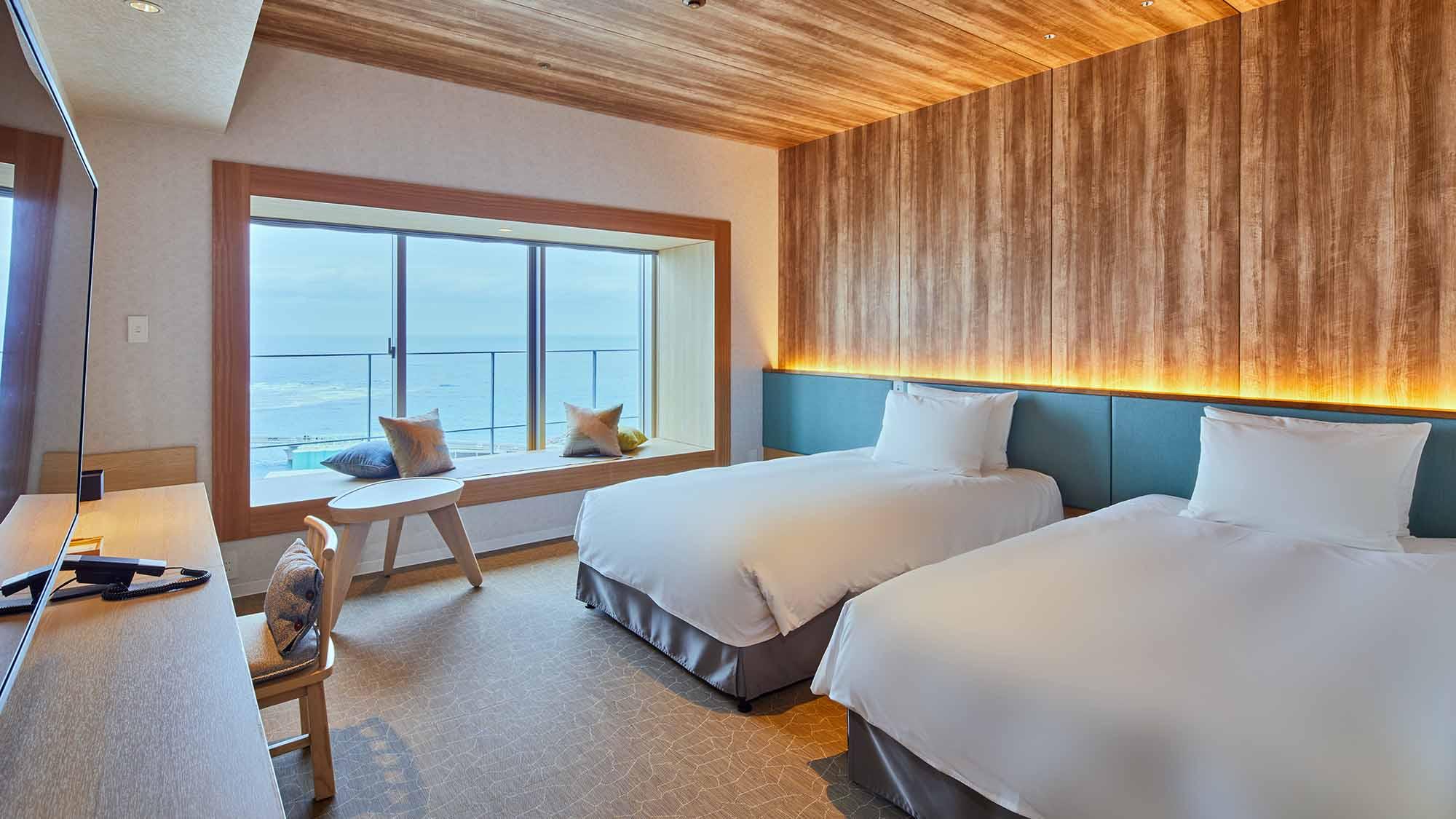 Deluxe, Twin Beds, Ocean View, Night View