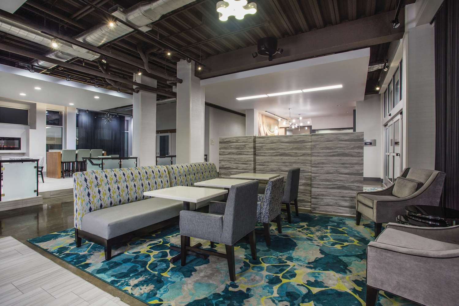 La Quinta Inn & Suites by Wyndham Winchester 40/44
