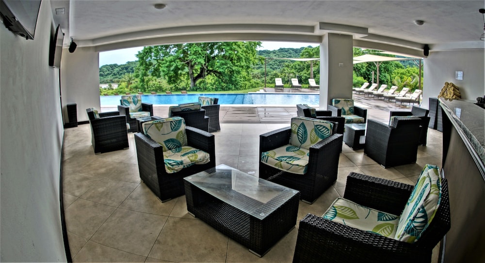 Nammbu Beachfront Bungalows 45/65