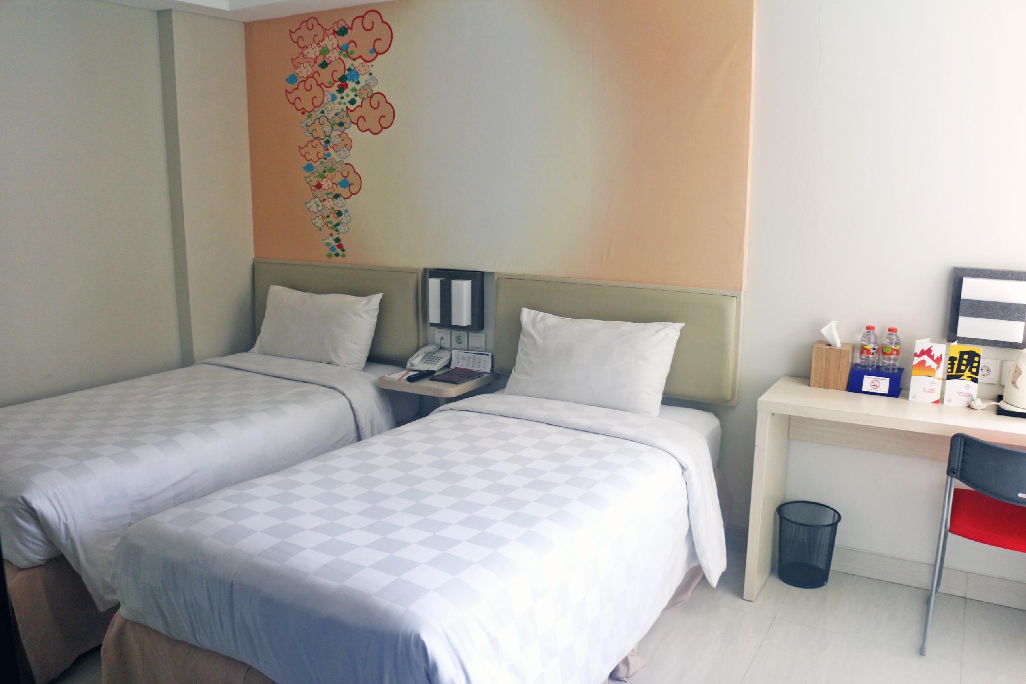 Smart, Twin Beds