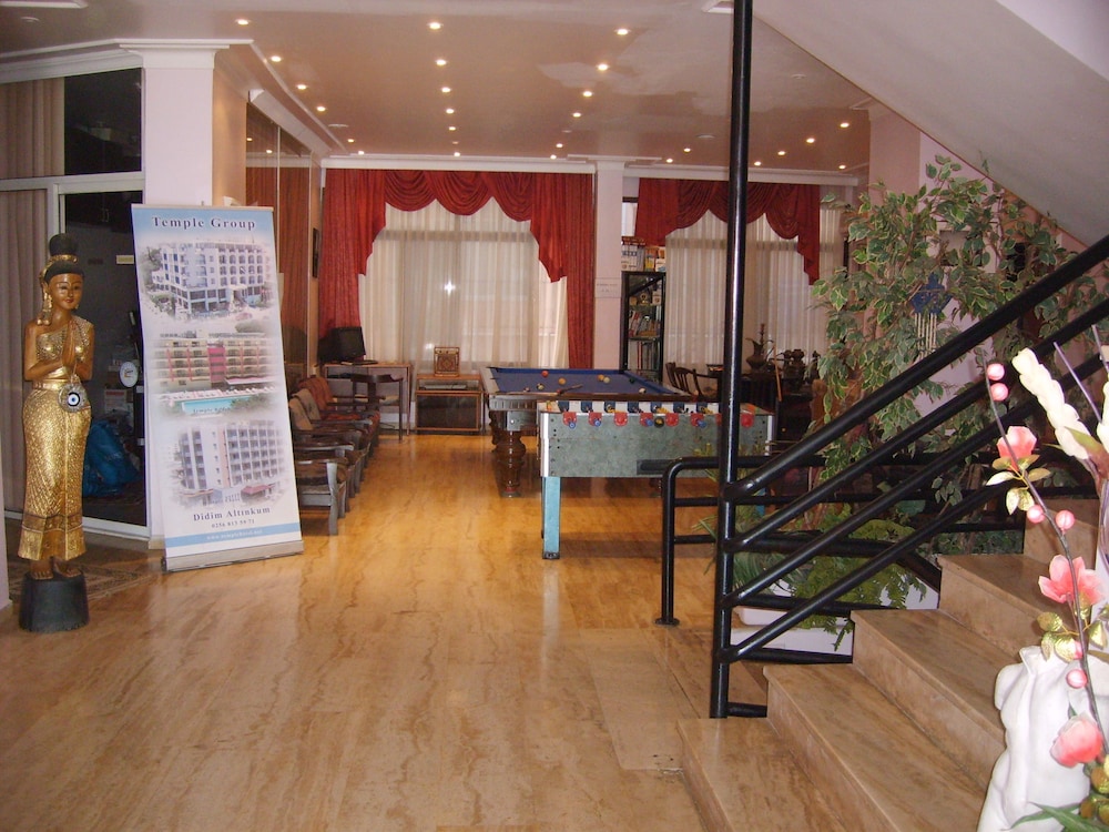 Temple Hotel 22/40