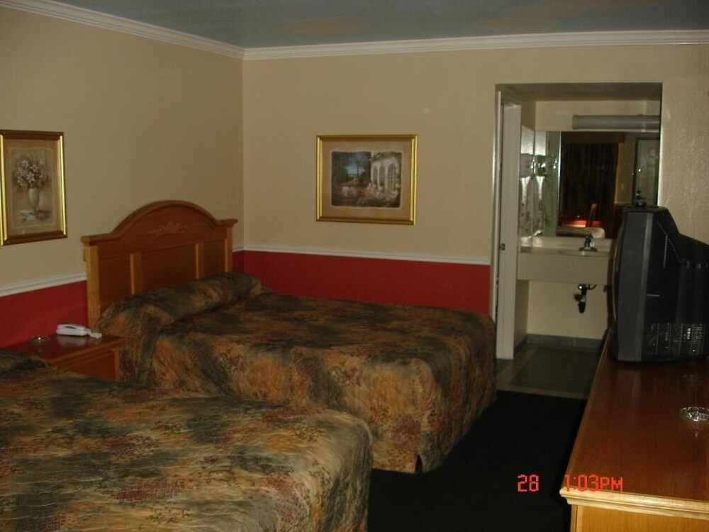 Rivera Motel 10/26