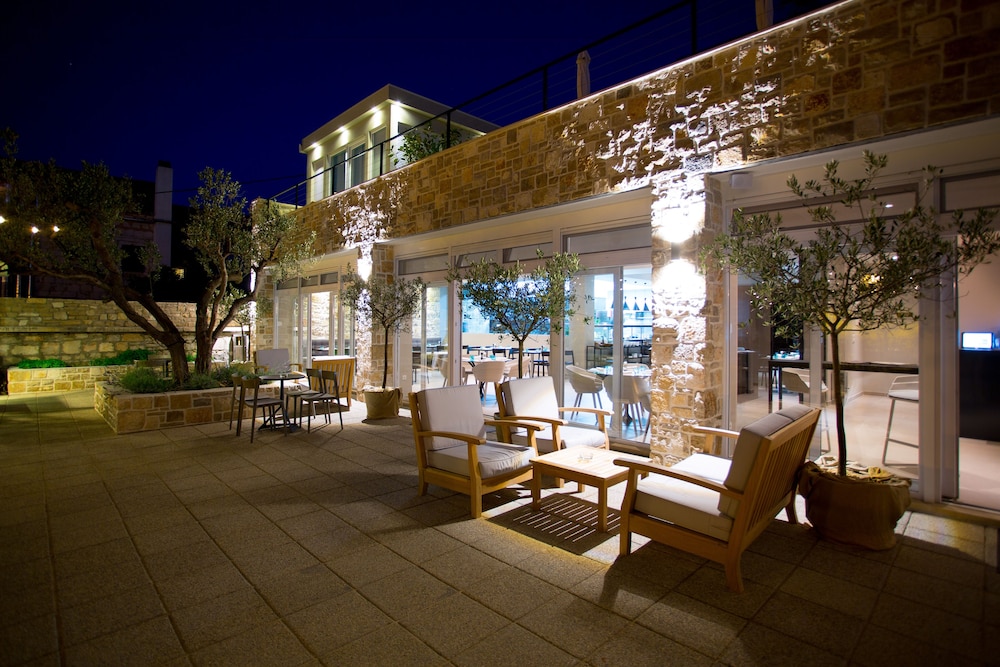 Hotel Osam 24/50