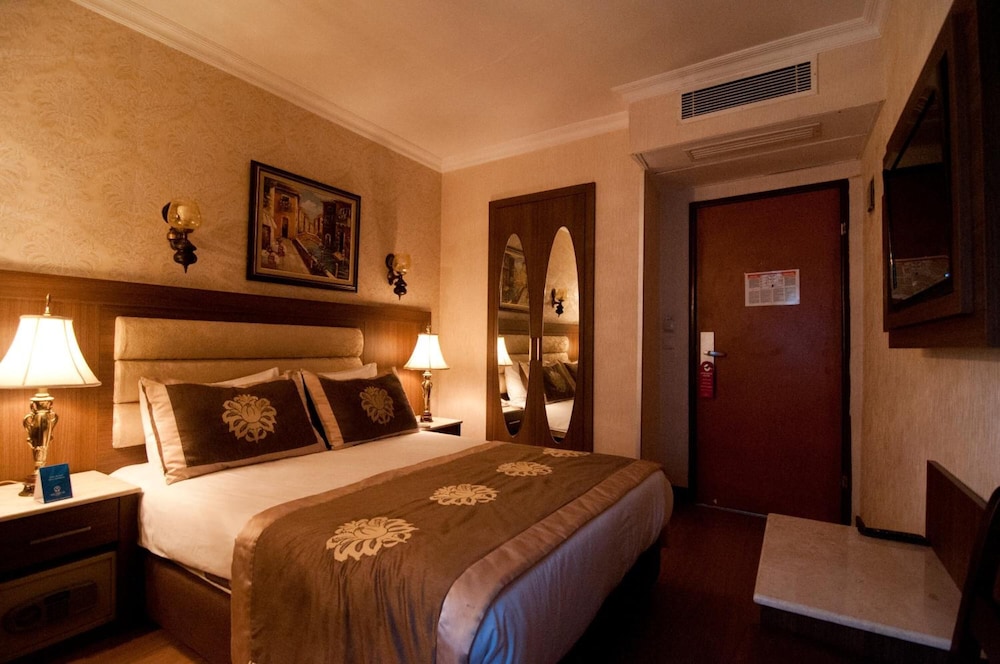 Grand Hilarium Hotel 15/68
