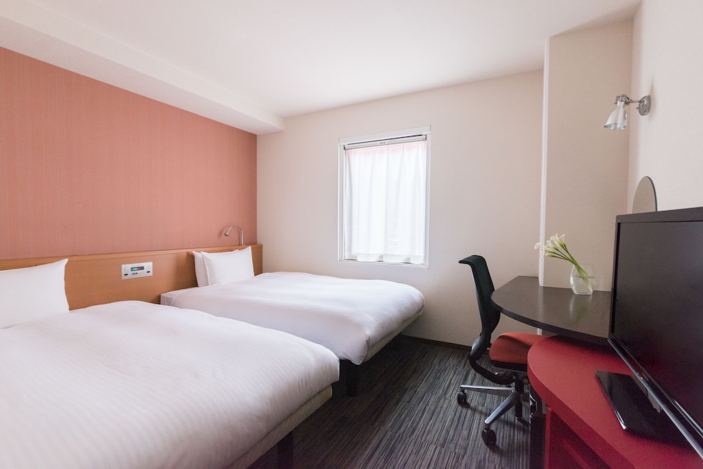 RUN OF HOUSE, TWIN BEDS