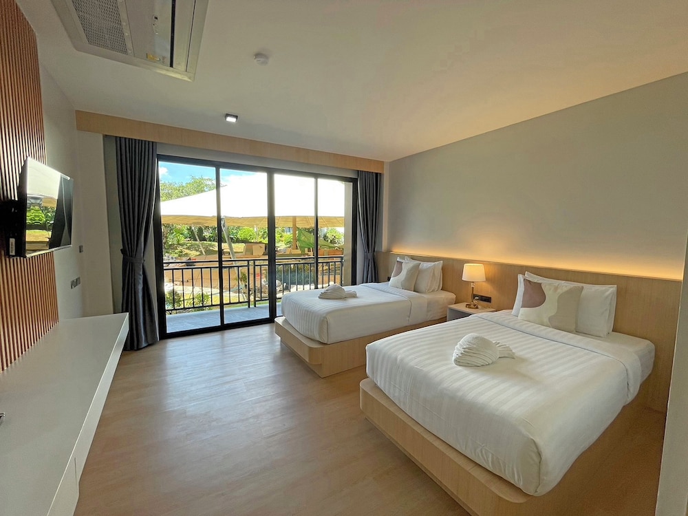 Urip Resort Phi Phi Island 10/50
