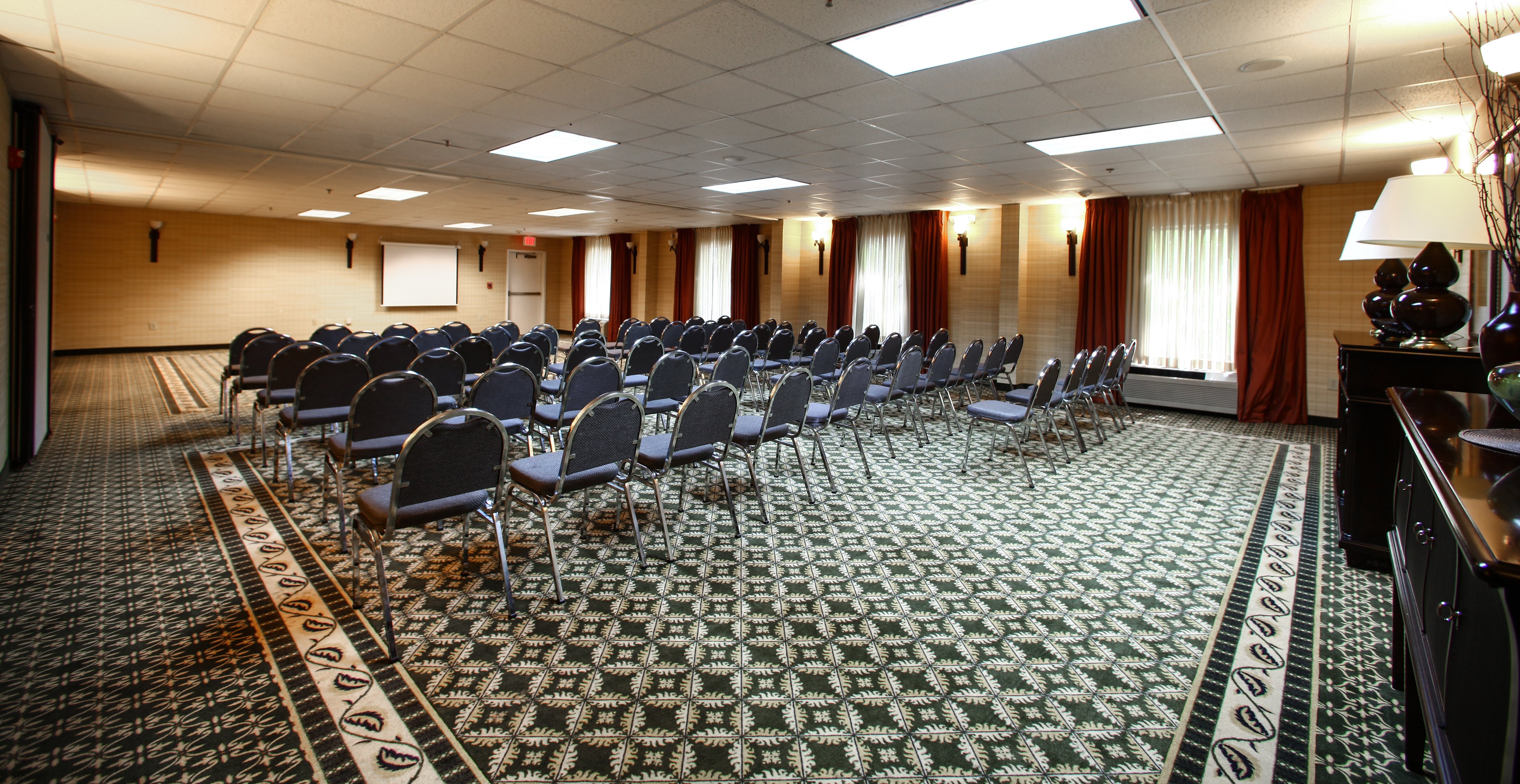 Holiday Inn Express Atlanta Emory University Area 32/37