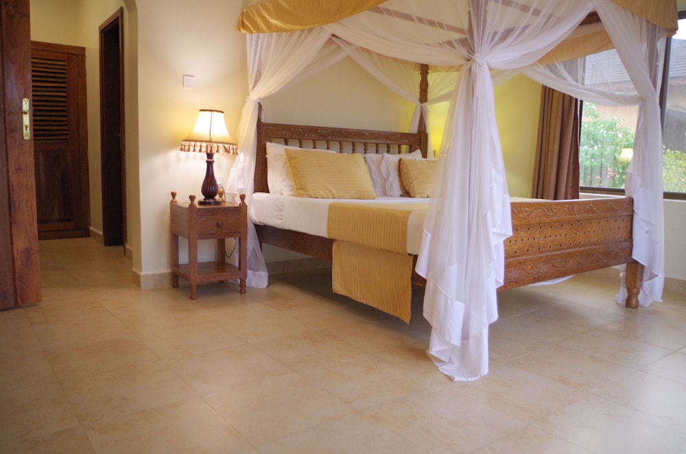 The Sands Beach Resort, Zanzibar 26/72