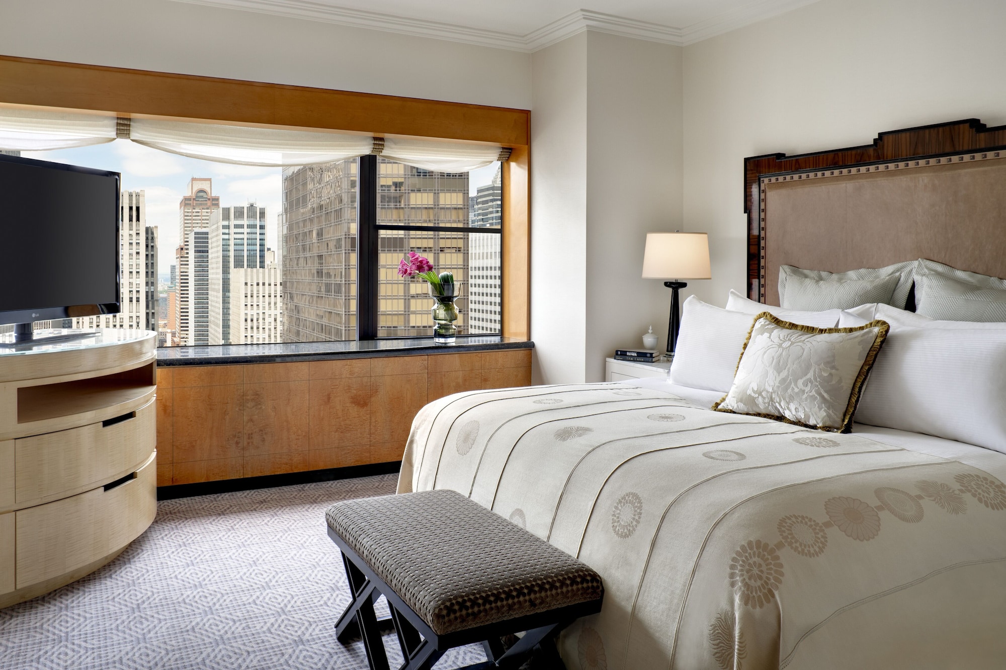TOWER, EXECUTIVE, SUITE, KING BED