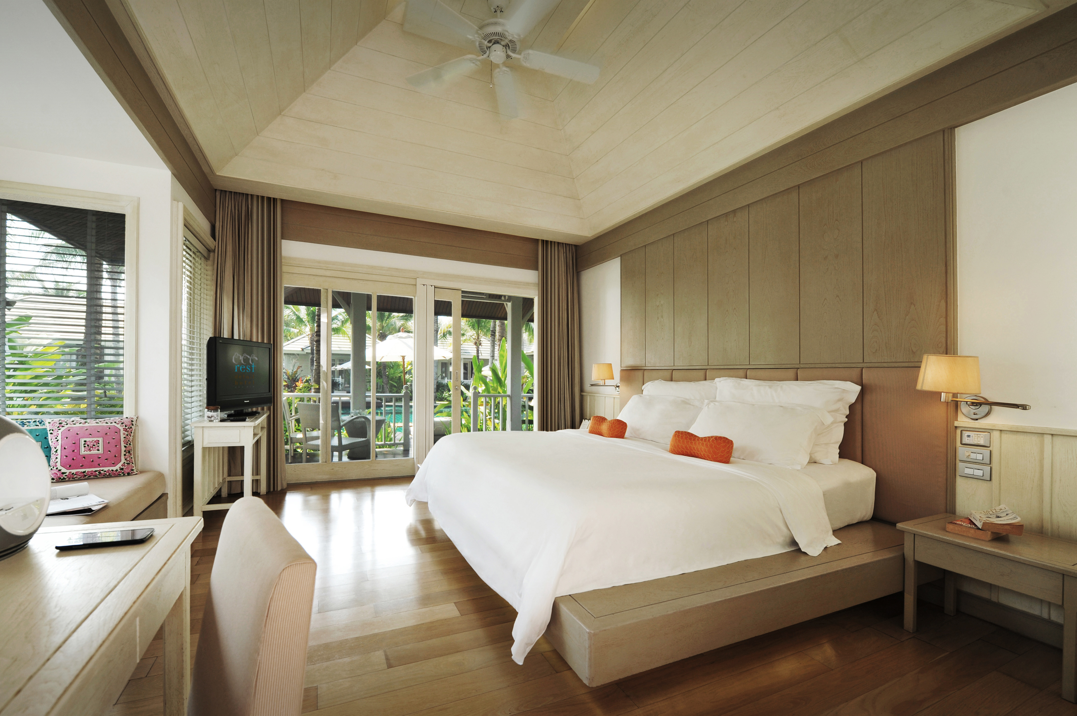 Room, Double Bed, Pool View