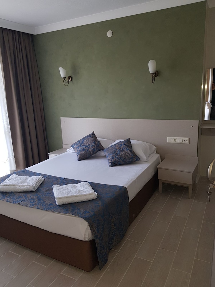 Marsyas Hotel 22/44