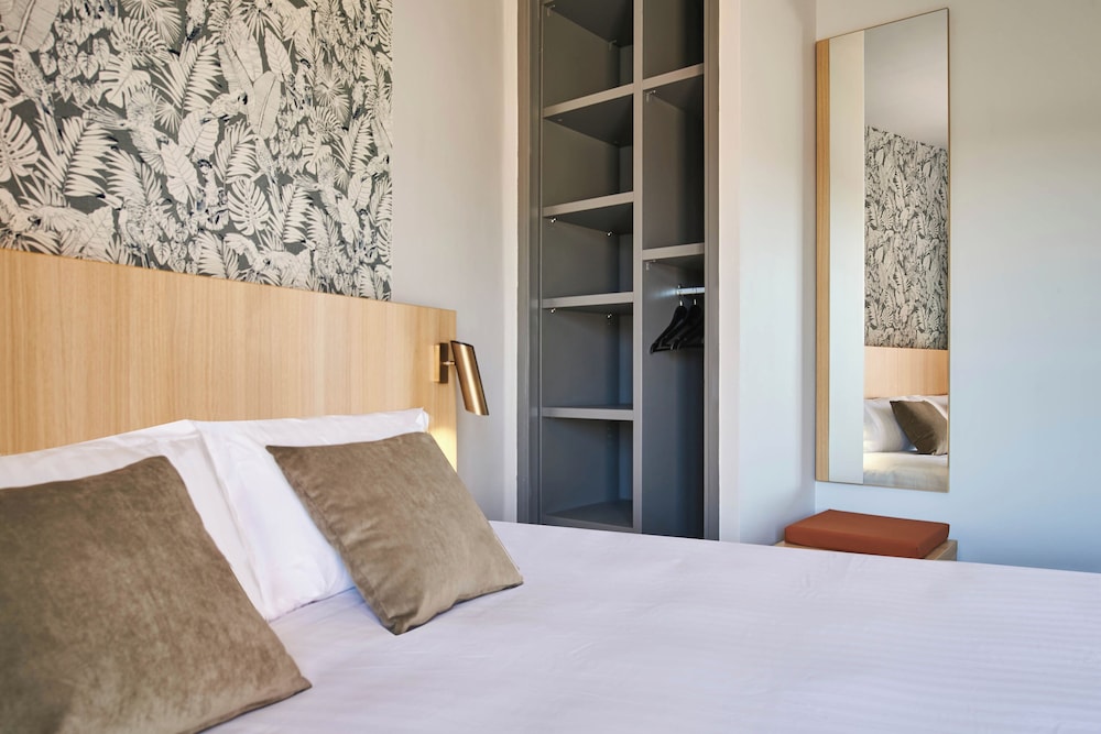 The Originals Hotel Larivaut, Puy-Guillaume 10/27