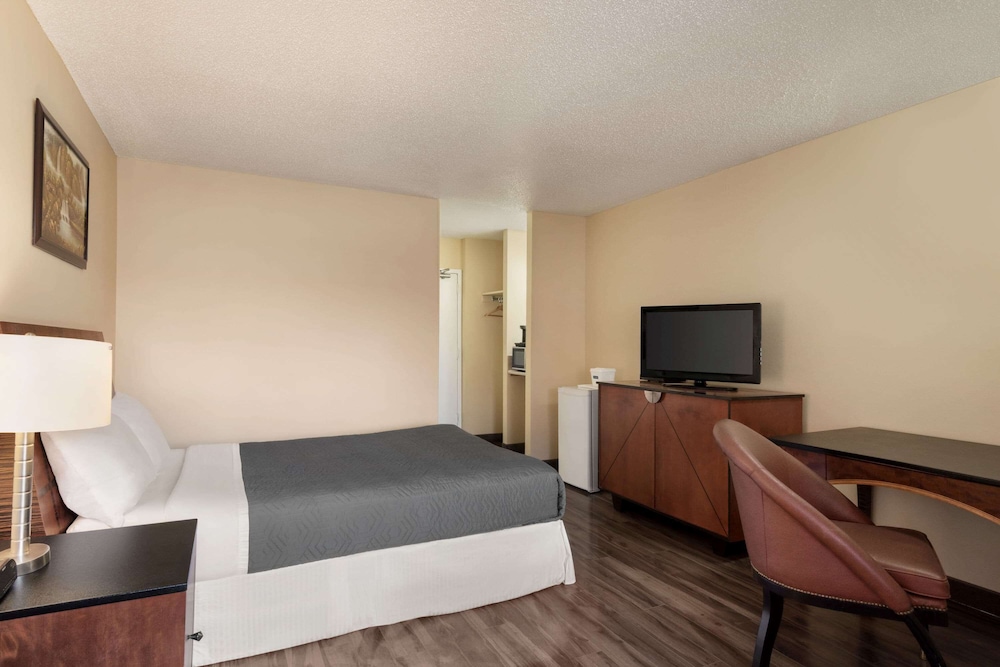 Travelodge by Wyndham Swift Current 21/53