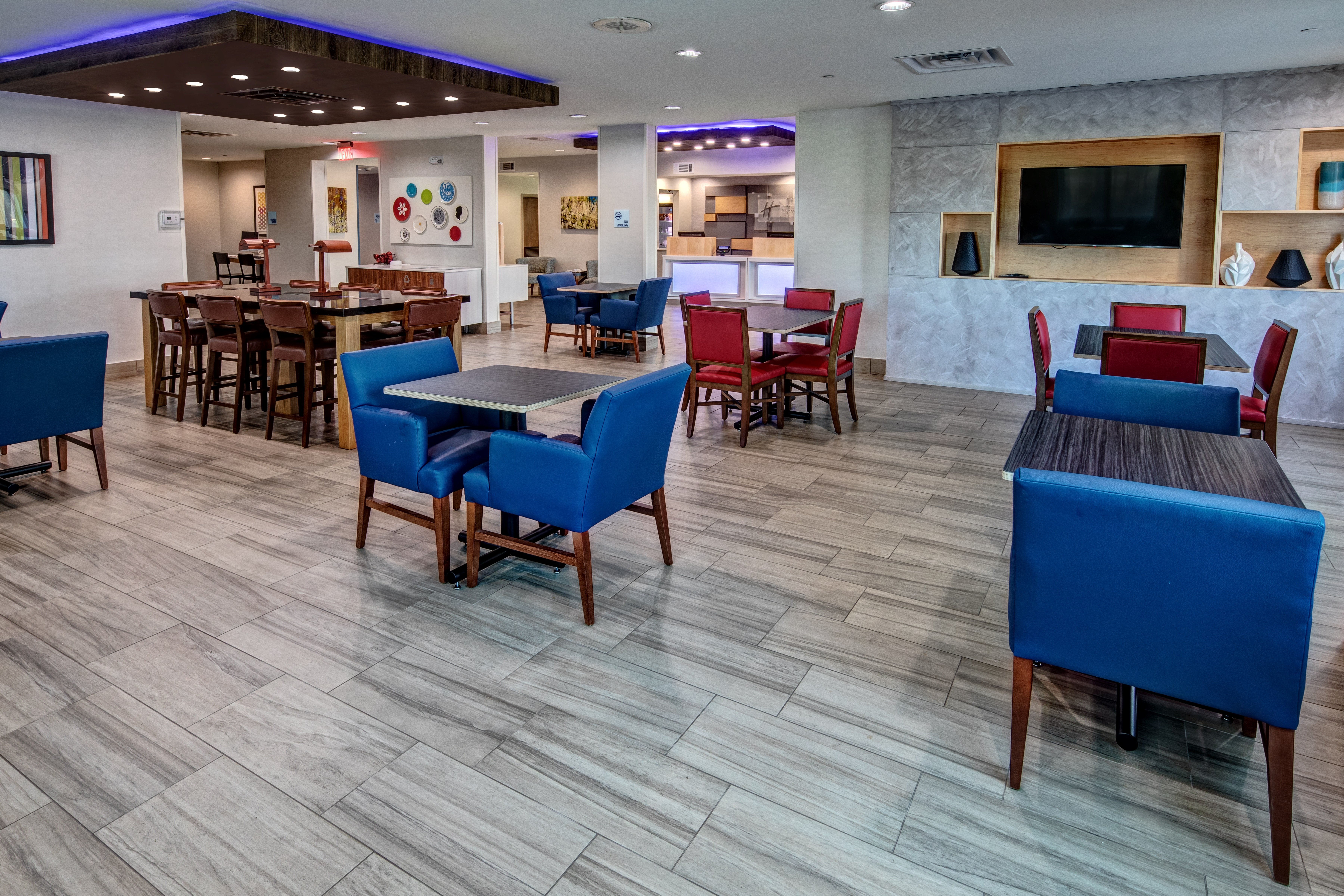 Holiday Inn Express Hotel And Suites Memphis Southwind 28/36