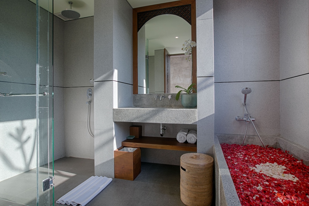 TAMAN DHARMAWANGSA SUITES 48/50
