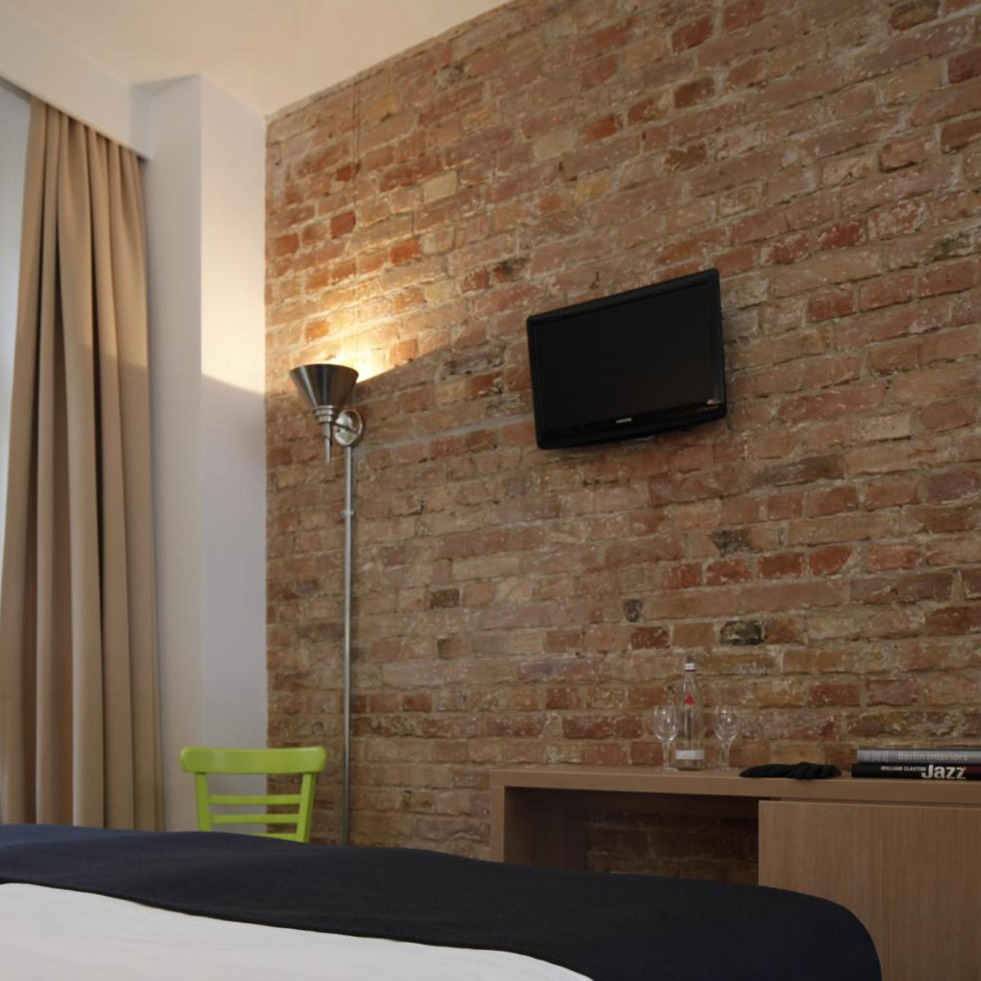 Hotel 38 9/49