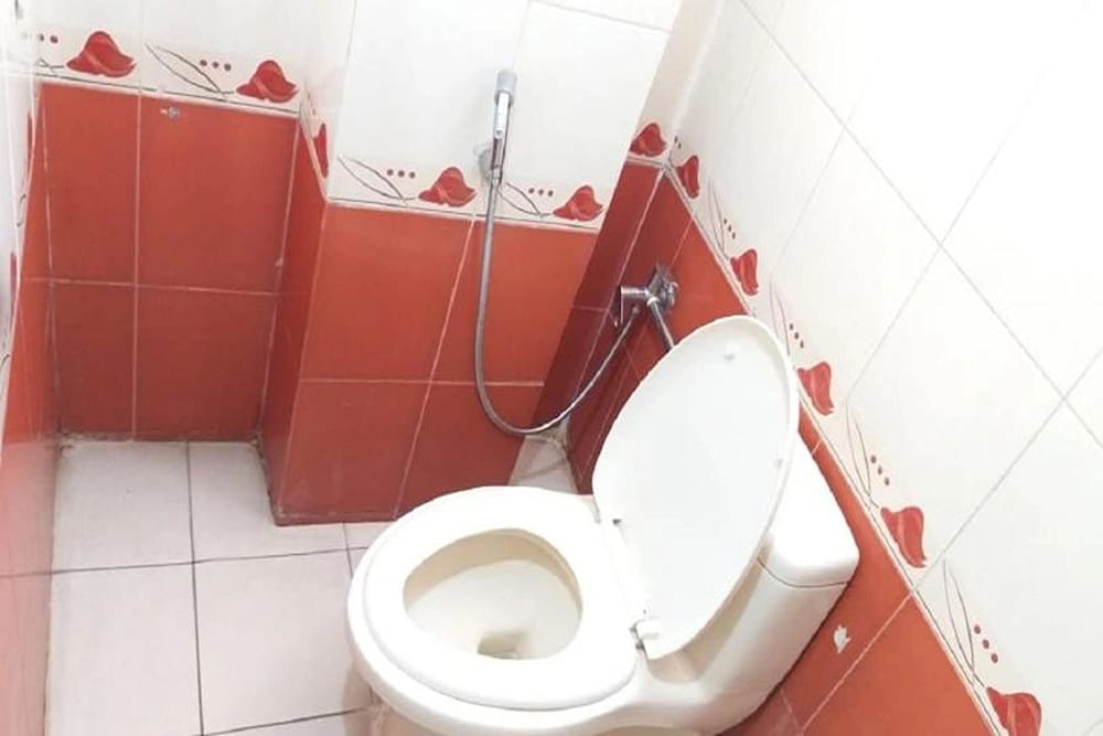 Oyo 12083 Hotel Champion Inn 25/25
