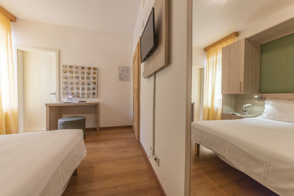HOTEL SORAPISS 22/65
