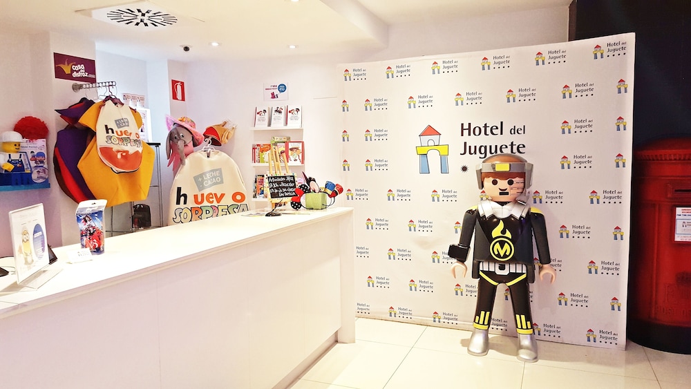 HOTEL DEL JUGUETE 4/65
