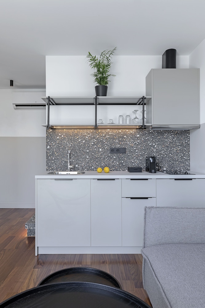 The Athenians Art Apartments 2/50