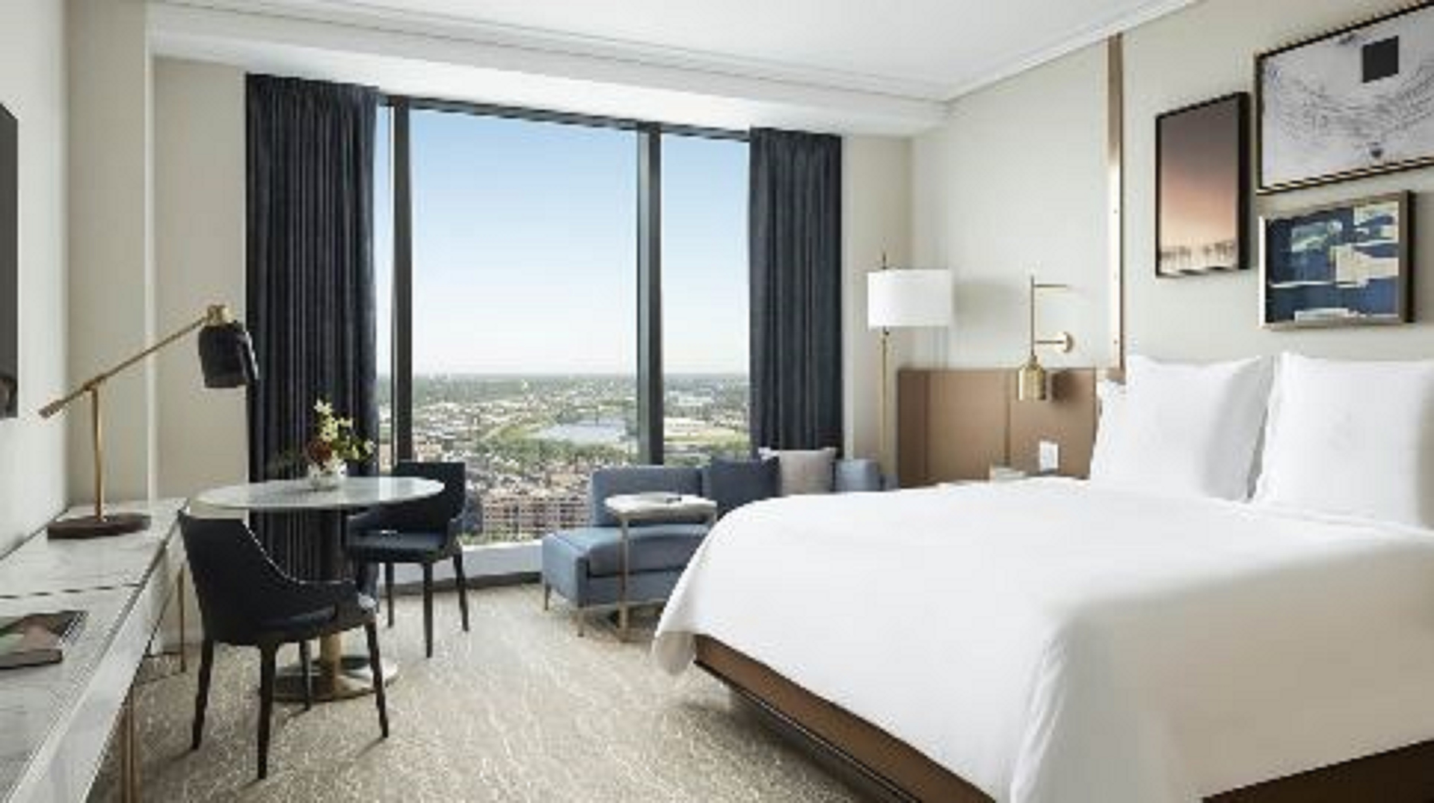 1 Bedroom, Stadium, Suite, King Bed, Accessible