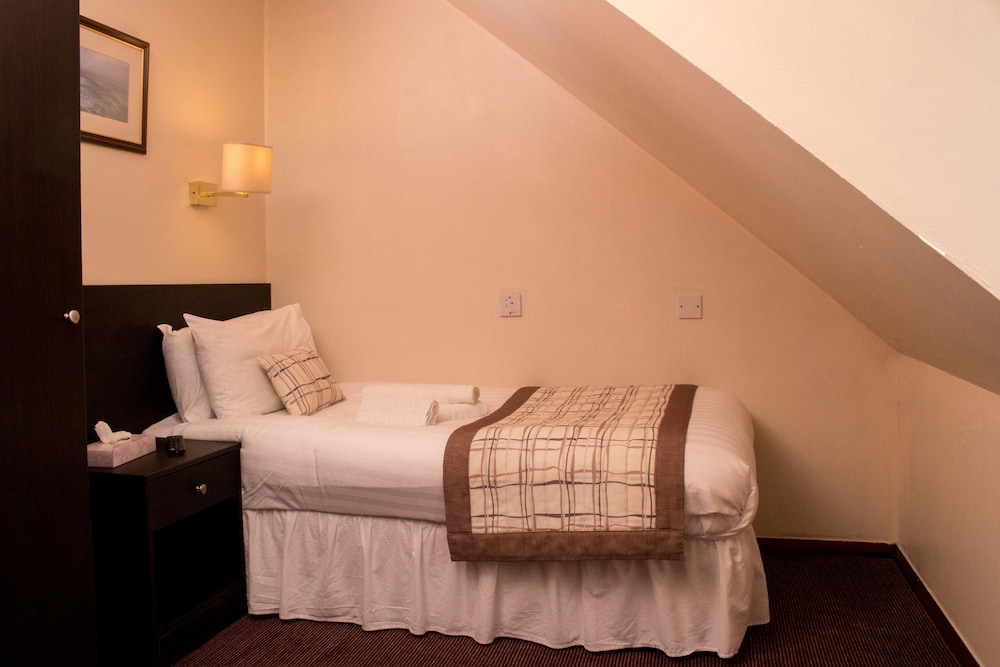 Kings Arms Hotel Skye 37/63