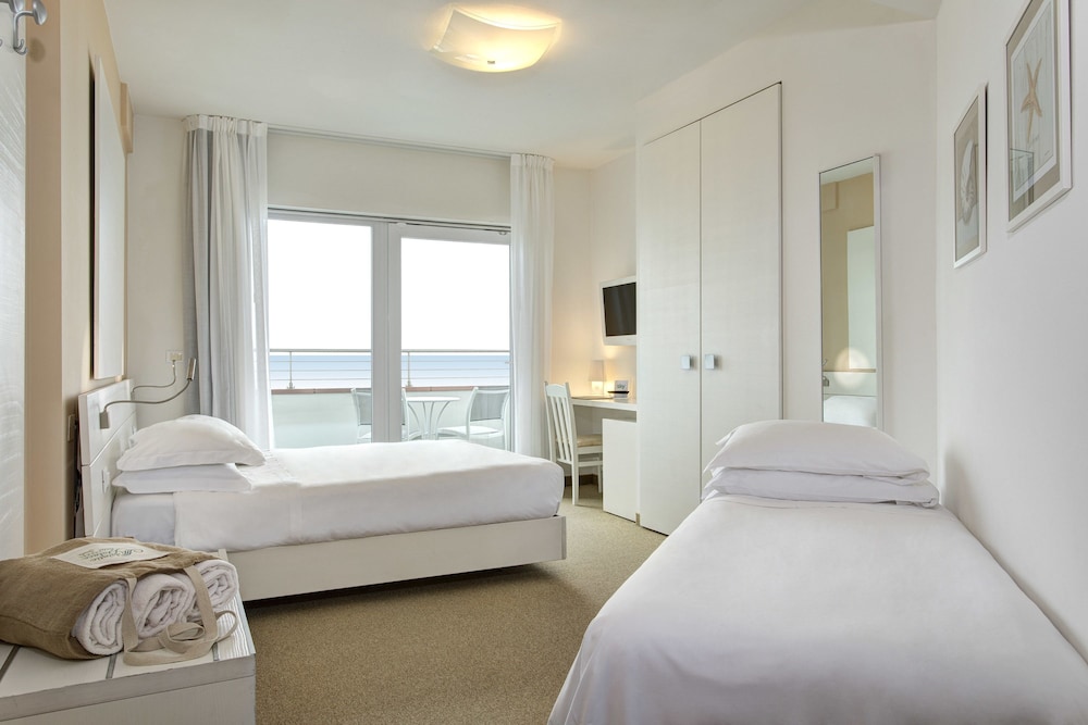 2 BEDROOMS, FAMILY, SEA VIEW