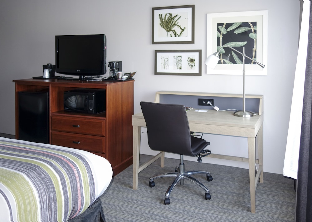Country Inn and Suites by Radisson, Dahlgren-King George, VA 50/53