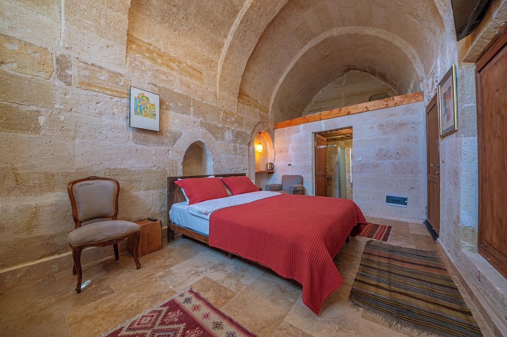 Kapalos Cave Hotel 5/47
