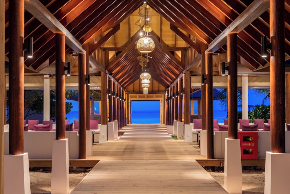 Cinnamon Dhonveli Maldives 78/89