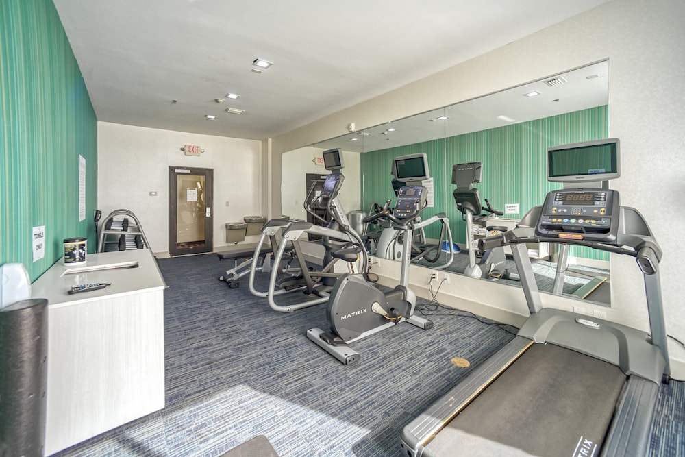 Holiday Inn Express Suites Beeville 45/76