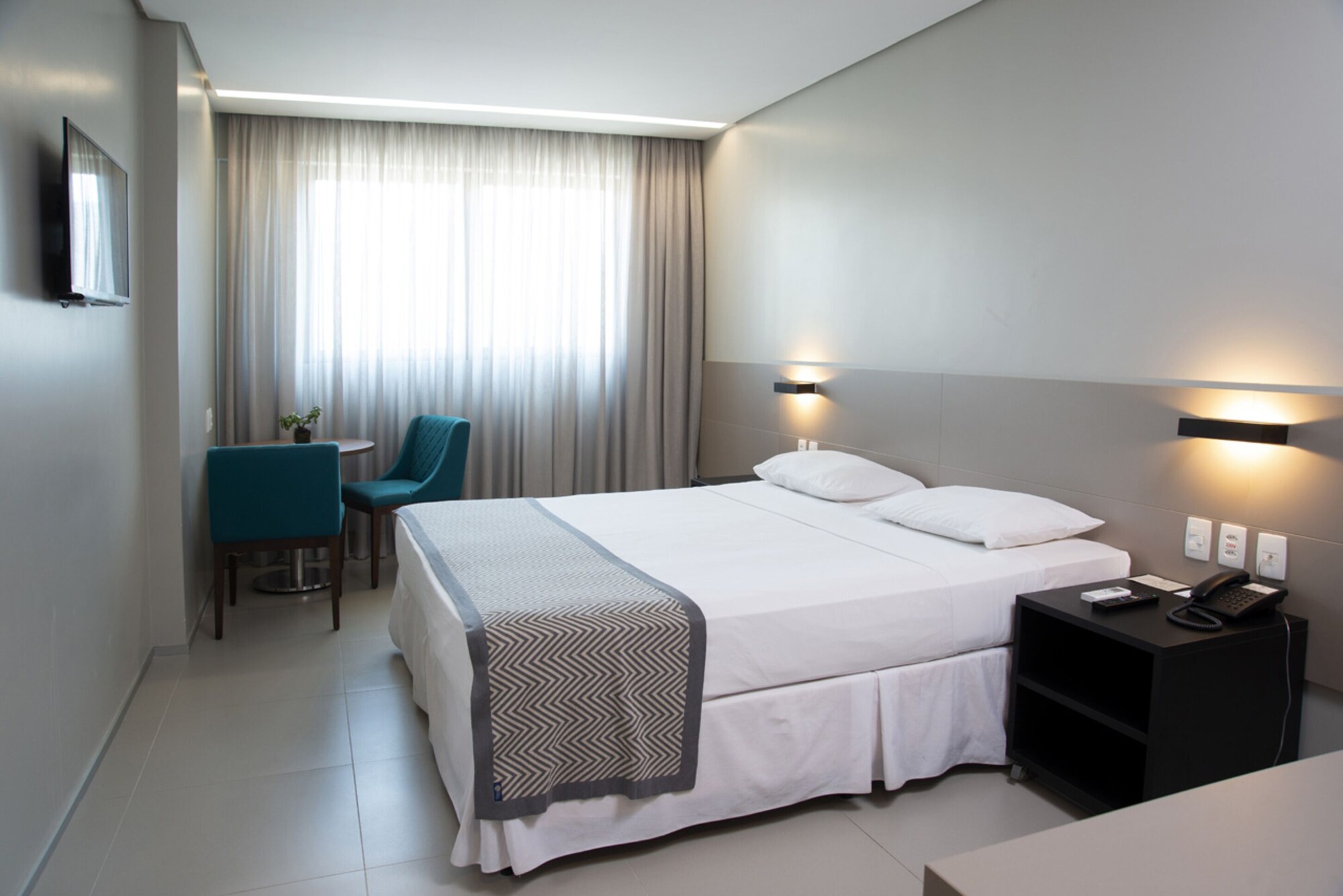 PREMIUM, KING BED