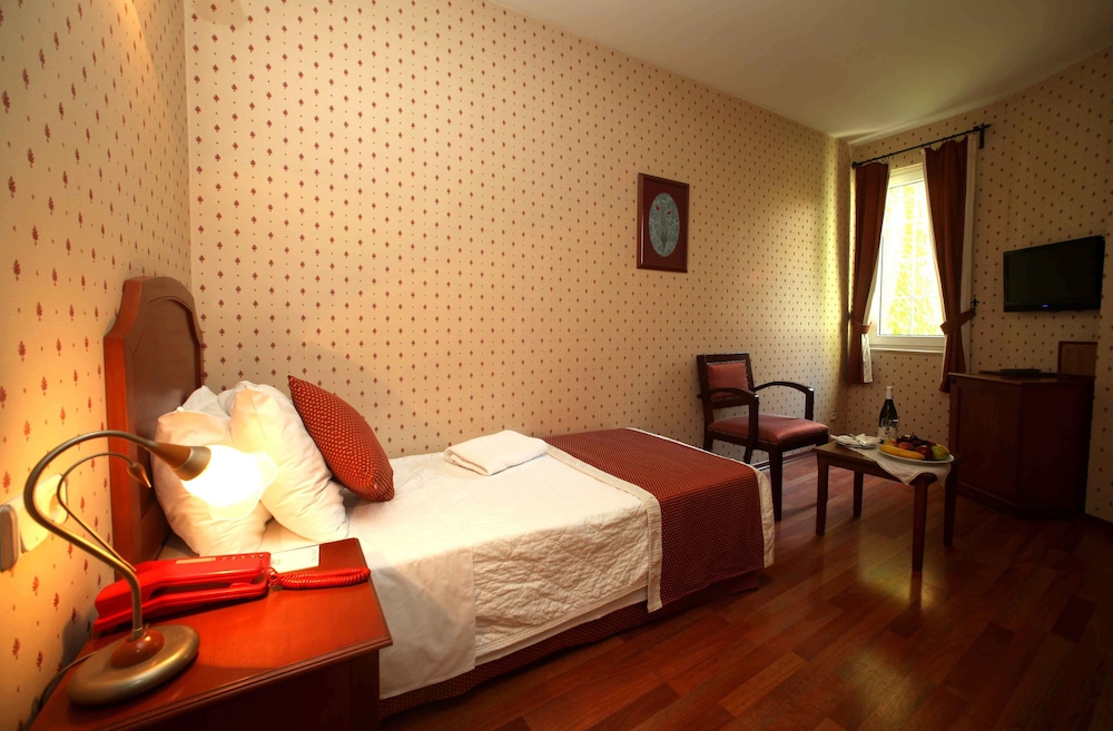 Erguvan Hotel 31/68