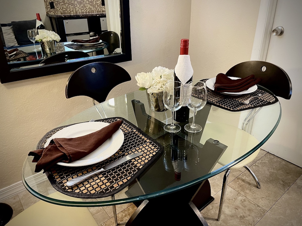 Sheridan Suites Apartment Hotel 52/69