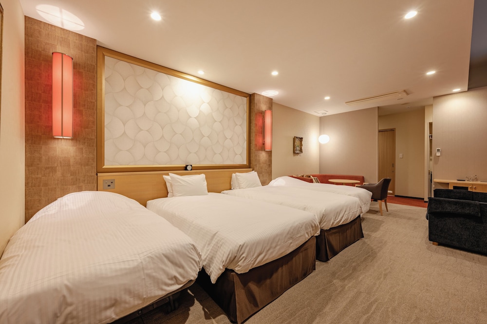 GRACE, FAMILY, TWIN BEDS
