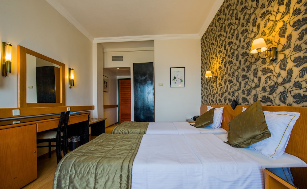 Assos Eden Gardens Hotel 11/50