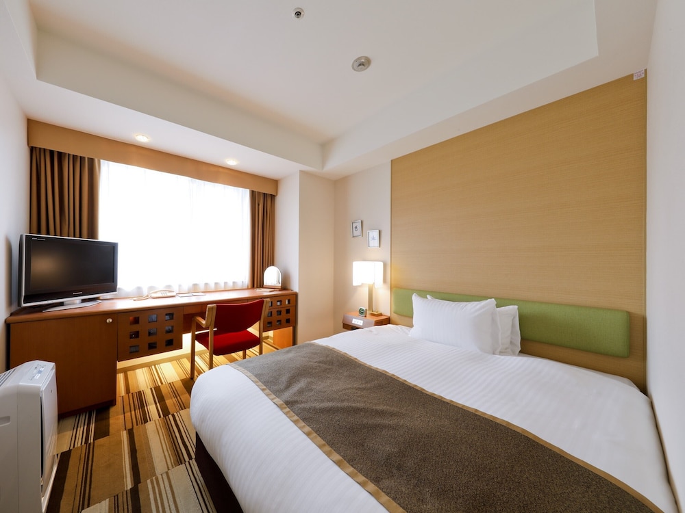 ECONOMY, DOUBLE BED, SMOKING