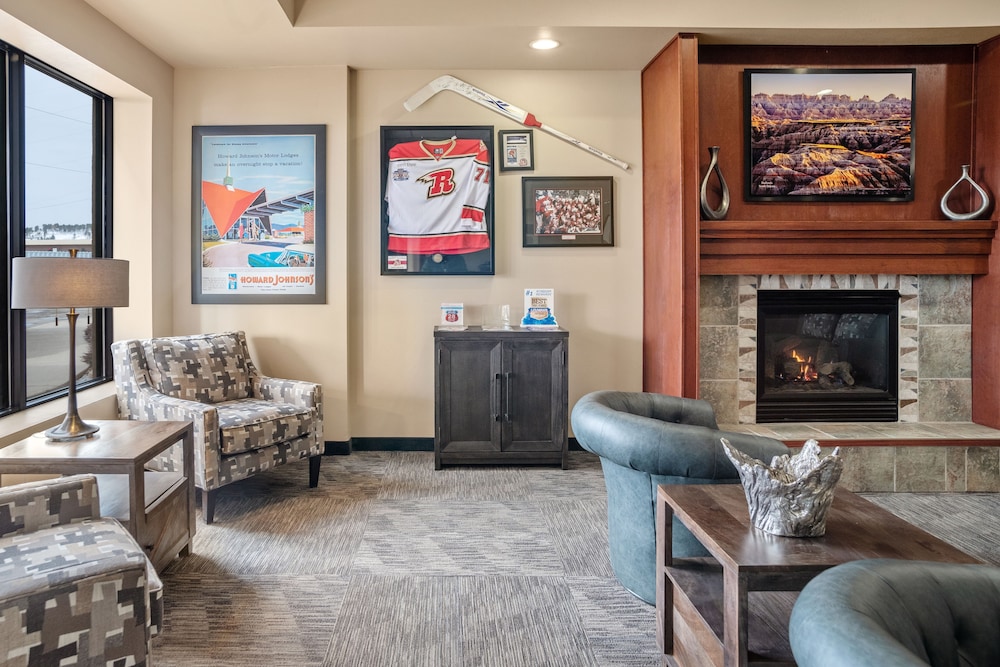 Elevation Inn & Suites, Trademark Collection by Wyndham 18/27