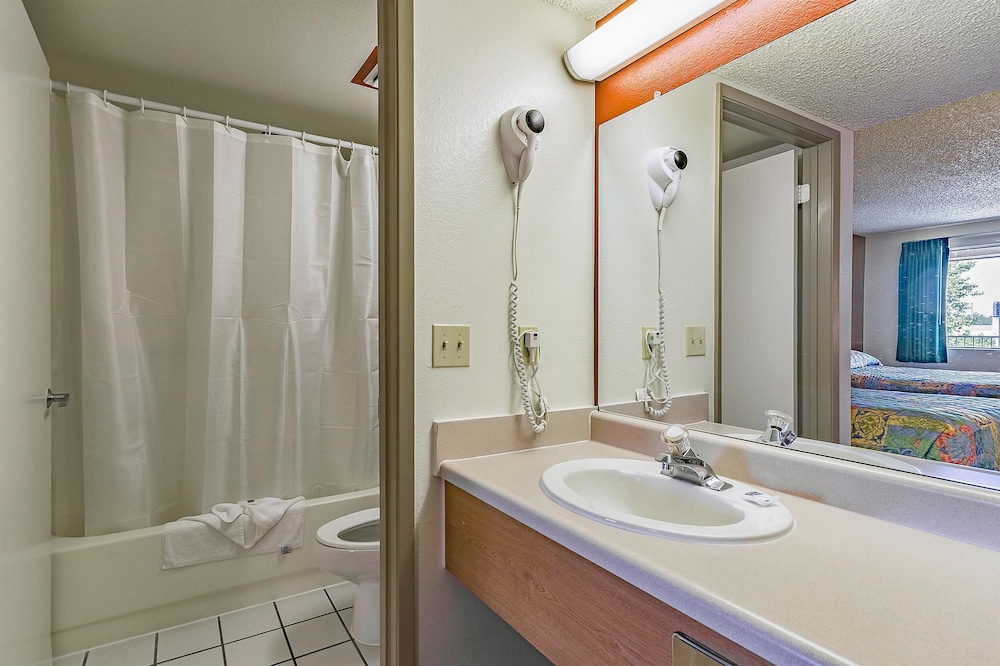 Motel6 Fresno, CA - Yosemite Hwy 34/38