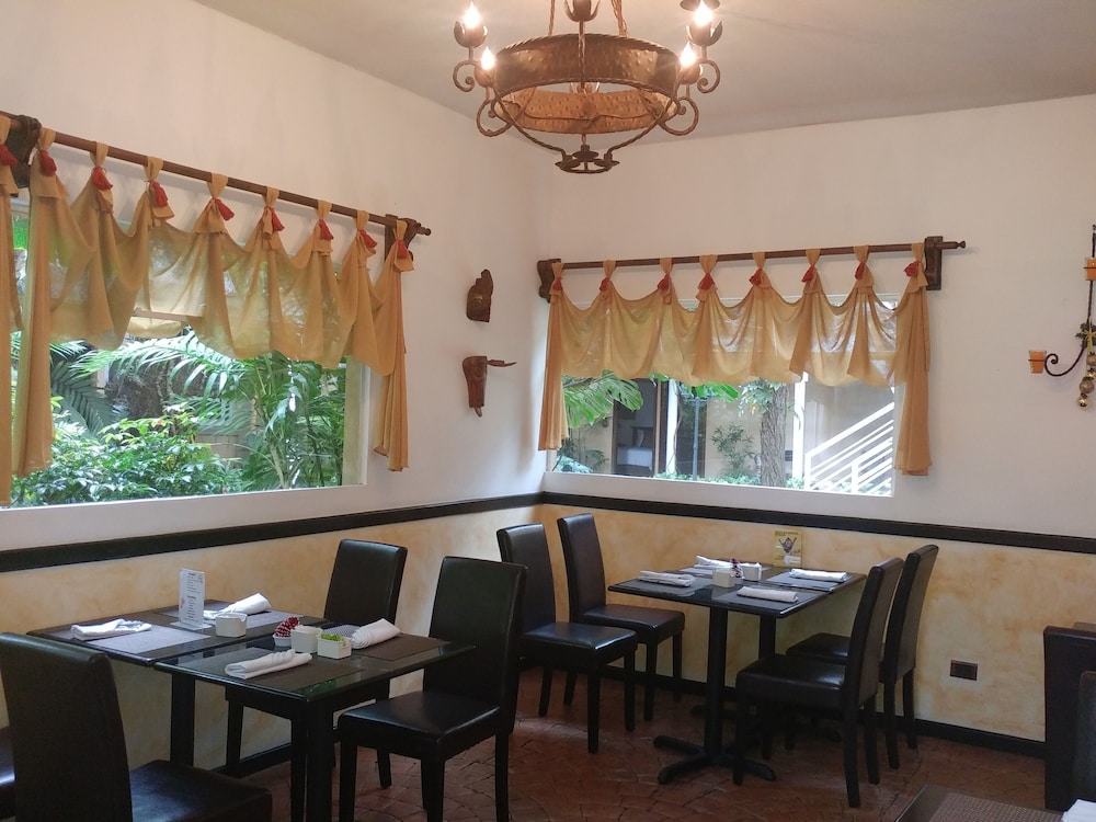 Hotel Ciudad Vieja 32/47