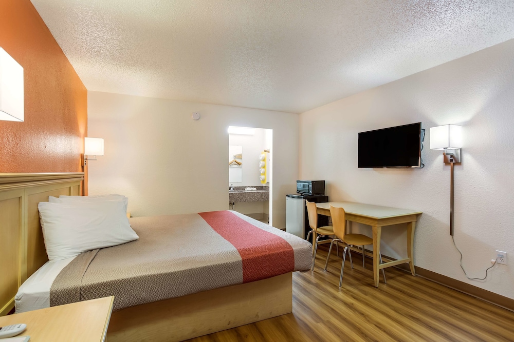Motel6 Macclenny, FL 13/44