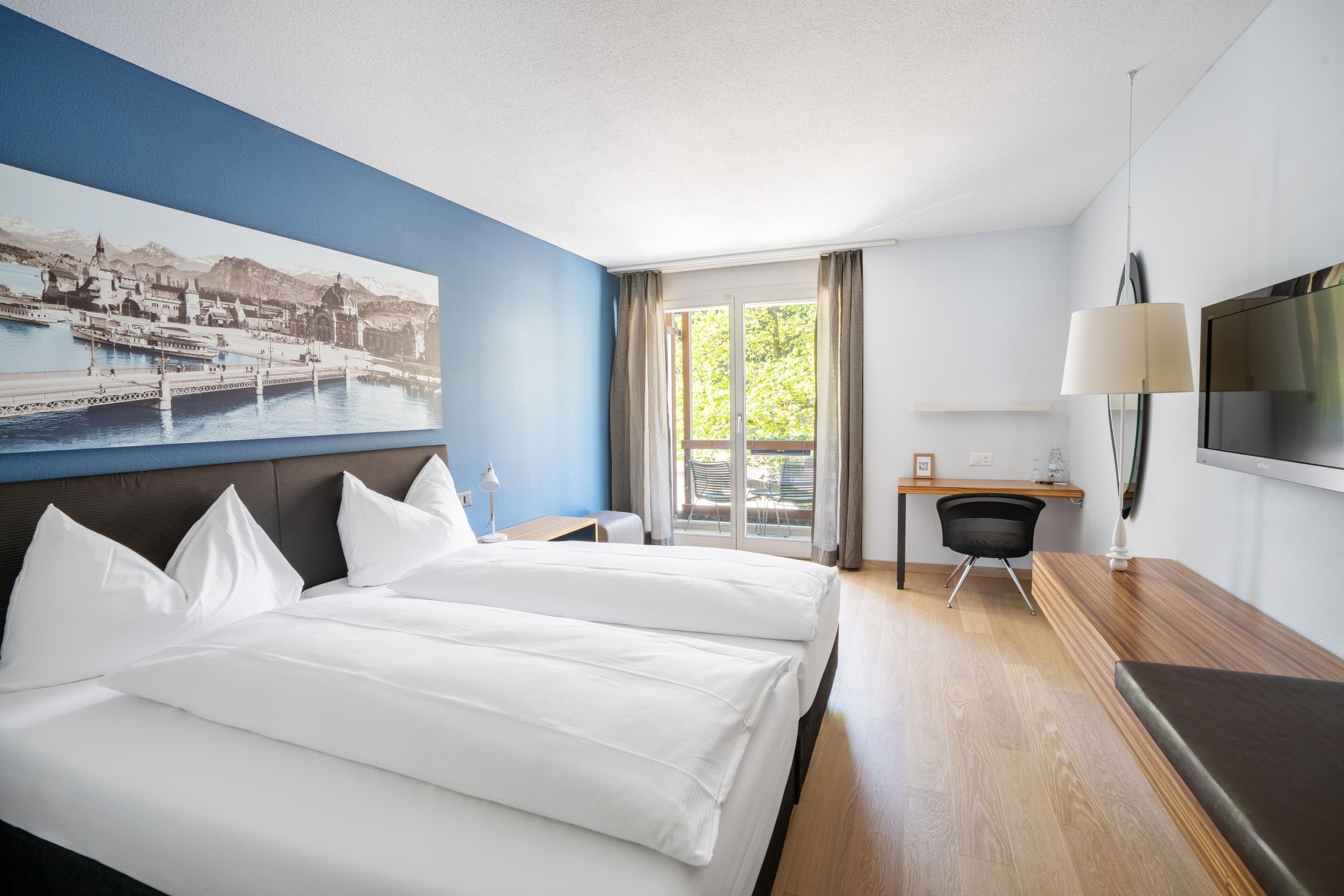 ROOM, DOUBLE BED, HILL VIEW