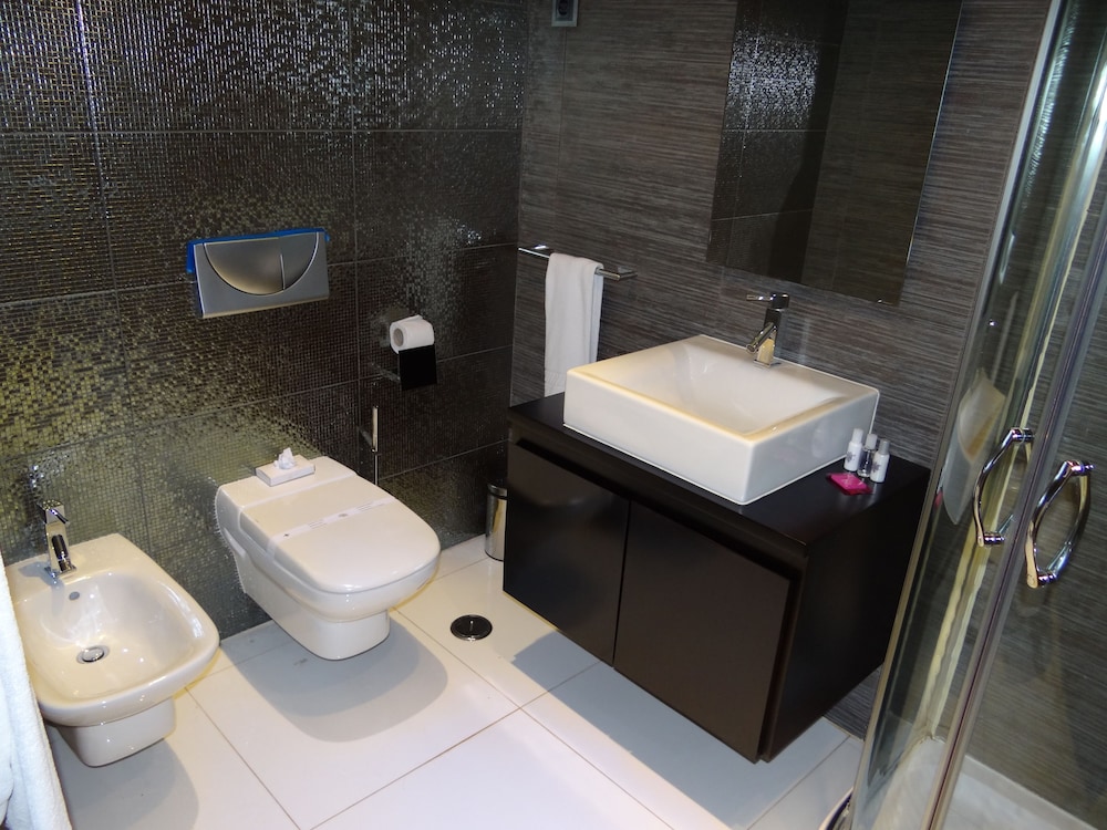 RK Suite Hotel 40/44