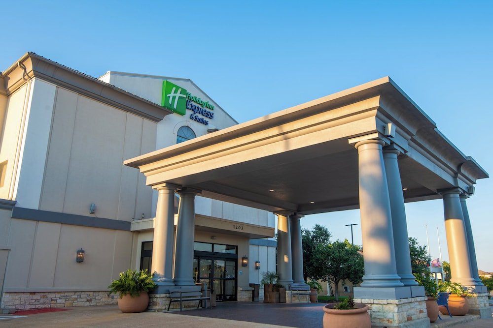 Holiday Inn Express Hotel Suites College Station 4/48