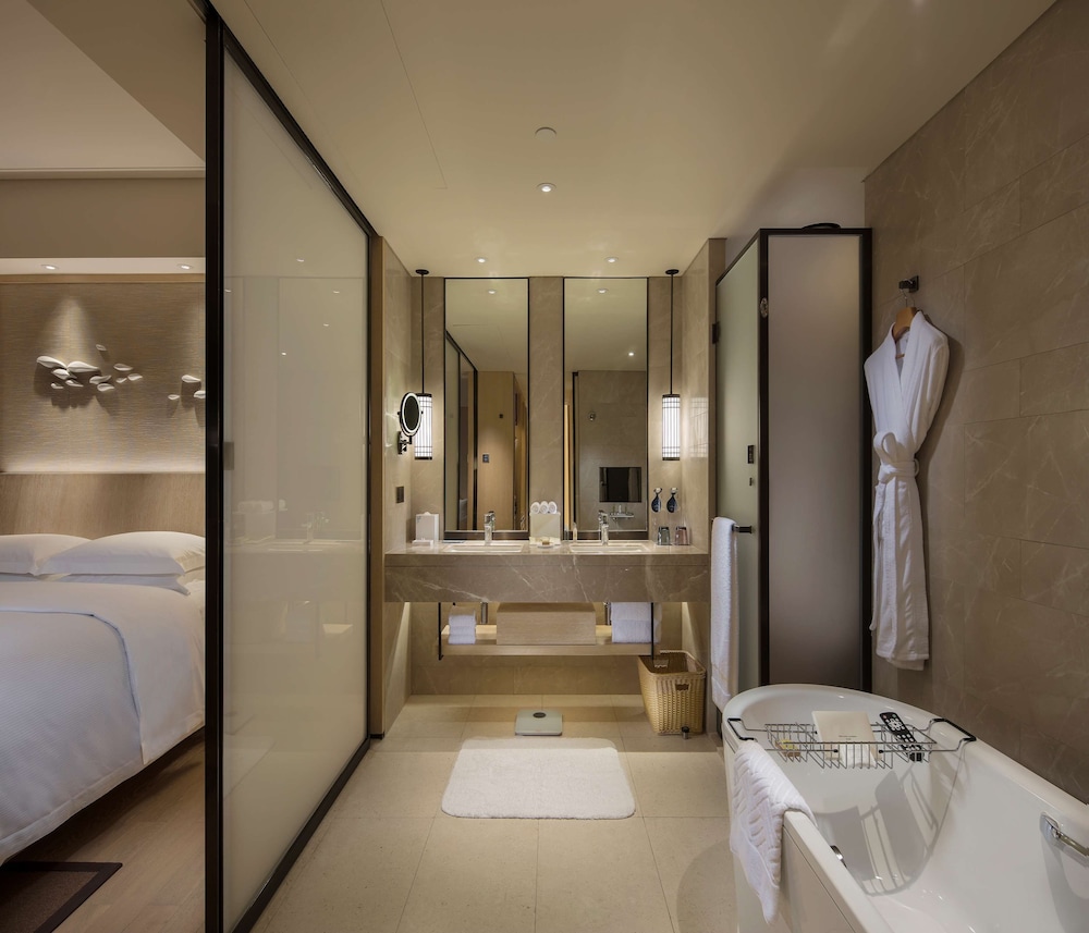 Hilton Shenzhen Shekou Nanhai 10/89