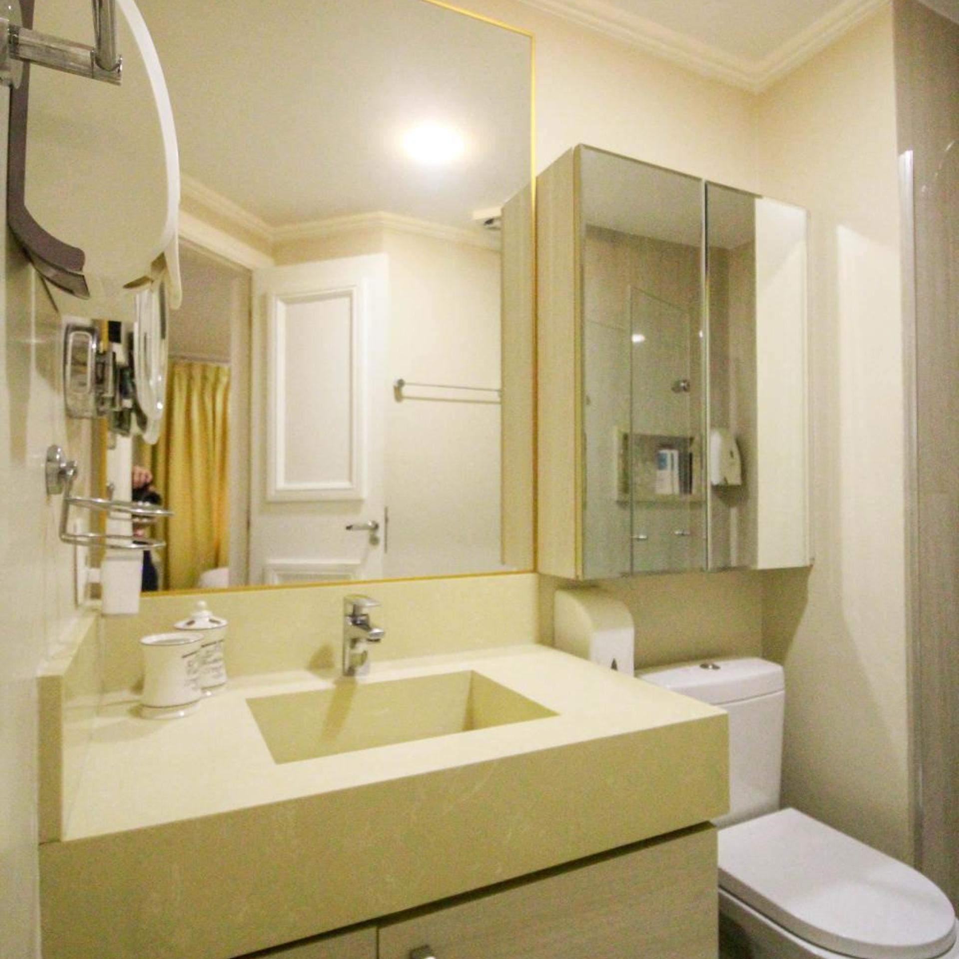 Studio, Apartment